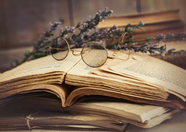 A depiction of a Victorian-era social club.